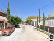 Casa ubicada en colonia Casa Blanca, Aguascalientes. Con...