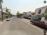 Casa ubicada en colonia Paseos del Sol con 3 Recamaras y...