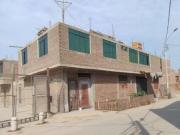CASA UBICADA EN ESQUINA DE DOS PISOS EN OQUENDO