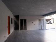 Casa ubicada en La Joya, privada El Uro. A estrenar,...