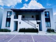 Casa Un Piso / Depa PB con Jardín, en Venta en El...