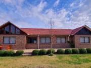 casa un piso frente al Peaje 4 dormitorios 2 baños... casa un piso frente al Peaje 4 dormitorios 2 baños...