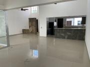 Casa una planta sala doble altura Montebello