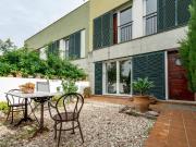 Casa unifamiliar con piscina comunitaria en el centro de...