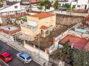 Casa unifamiliar con terraza y patio para crear tu hogar...