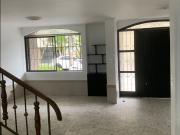 Casa ESQUINERA unifamiliar Laureles el Nogal