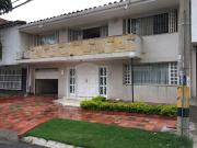 Casa Unifamiliar para la Venta,sector Alameda, área 240 ms
