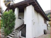 Casa unifamiliare con ampio giardino ad Astano Casa unifamiliare con ampio giardino ad Astano