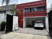 casa uso de suelo mixto a 1/2 cuadra de la gran plaza