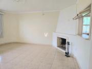 Casa Ã venda, 3 dormitÃ³rios, com pÃ¡tio, localizada no...