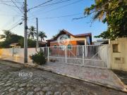 Casa Ã venda com piscina