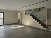 Casa á venda de 280m² privativos, 5 quartos, 3 suítes, e...