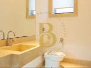 Casa á venda de 700 m², com 4 suítes, piscina e 6 vagas...