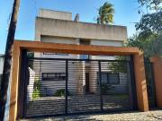 Casa venta 2 pisos parque pileta asfalto servicios...
