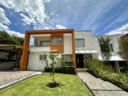 Casa VENTA 329m2 Cumbayá Intervalles jardín grande 387m2