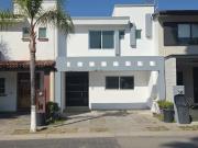 Casa Venta 3 Habitaciones,198m2, Cuarto de Servicio,Coto...