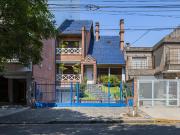 CASA VENTA 4 AMB JARDIN PISCINA PARRILLA COCHERAS VILLA...