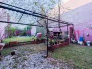 CASA VENTA 5 AMBIENTES SUITE JARDÍN PILETA COCHERA APTO... CASA VENTA 5 AMBIENTES SUITE JARDÍN PILETA COCHERA APTO...