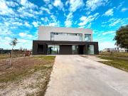 Casa Venta a la laguna a estrenar, San Sebastian