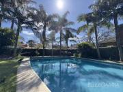 CASA VENTA ACASSUSO 9 AMBIENTES JARDIN PISCINA COCHERA