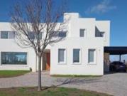 Casa Venta Alquiler Puertos del lago Escobar al agua
