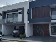 Casa Venta amplia con jardín y roof garden en Antigua...