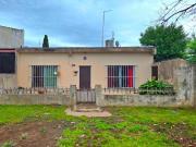 CASA VENTA BURZACO CON GARAGE Y ESPACIO VERDE