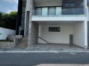 CASA VENTA CAROLCO CARRETERA NACIONAL