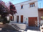 Casa venta centro, 3 dormitorios, 2 baños, jardín con...