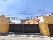 CASA VENTA CESIONAV. DEL PANTEON NO. 33 CENTRO...