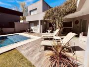 Casa Venta City Bell 447n1563 e/ 21c y 21d