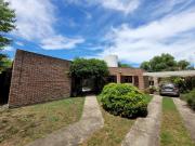 Casa venta City Bell entre caminos 1300m2 parque pileta...