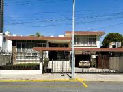 CASA VENTA COL. LEONES, CON FACTIBILIDAD COMERCIAL