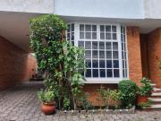 CASA VENTA, COL. LOMAS QUEBRADAS. EXCELENTE UBICACIÓN