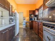 Casa venta con pileta en Tristán Suárez