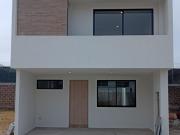 Casa venta con roof garden y alberca en Parque Real...