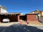 Casa Venta Cumbres 3er Sector: Ideal para remodelar