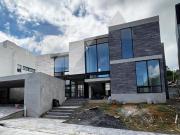 Casa VENTA de 569 M2 Fraccionamiento SIERRA ALTA...