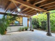 CASA VENTA DETRAS DE PLAZA DEL PARQUE