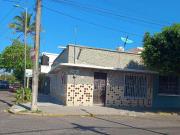 CASA VENTA EN AV. JIMENEZ ESQUINA CANAL. VERACRUZ CENTRO
