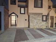 Casa Venta en Cumbres 5to Sect arriba de Leones