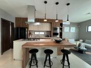 CASA VENTA EN CUMBRES CERCA DE AVENIDA LEONES Y HOSPITAL...