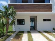 Casa Venta en esquina en Residencial Arbolada de 3 recs...