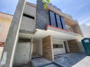 Casa venta en Lomas 1 con 4 recámaras y amplia sala de...