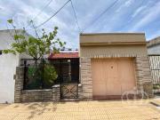 Venta Casa 3 ambientes cochera Cocina comedor amplia...