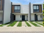 Casa venta en residencial por vialidad López Portillo y...