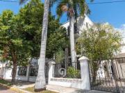 CASA VENTA EN RESIDENCIAL PRIVADA SM 17