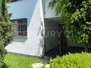 Casa venta en San Cristóbal La Calera con amplio jardín