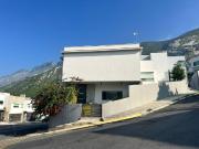 Casa VENTA esq. frente a parque carca a San Pedro Col....