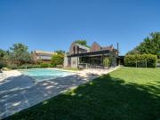 Casa venta Fisherton 3 dormitorios Pileta quincho jardin